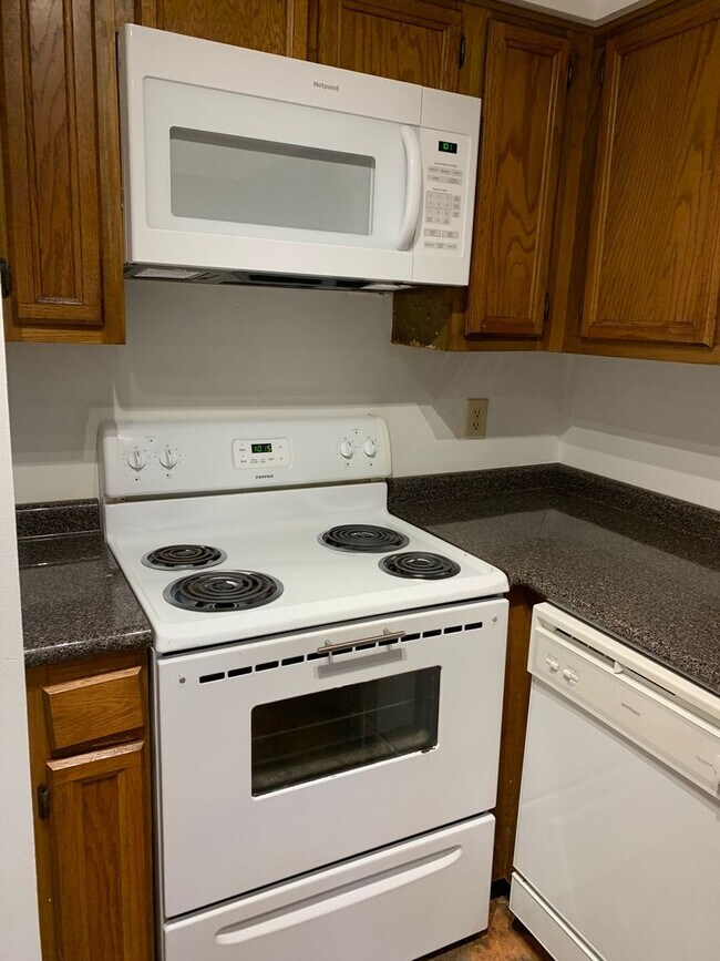 Building Photo - 4716-4718 #7