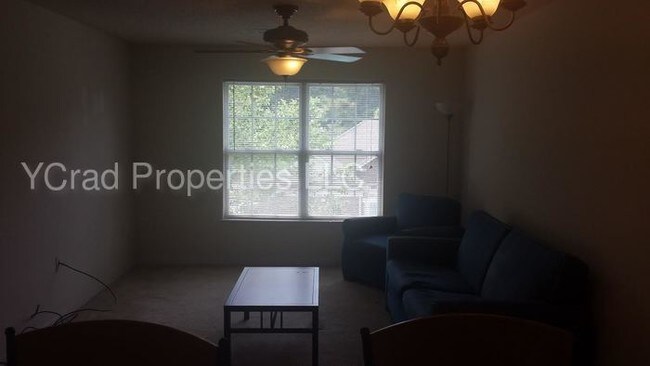 Building Photo - 1br/1ba Room, Total Electric, Community Pool