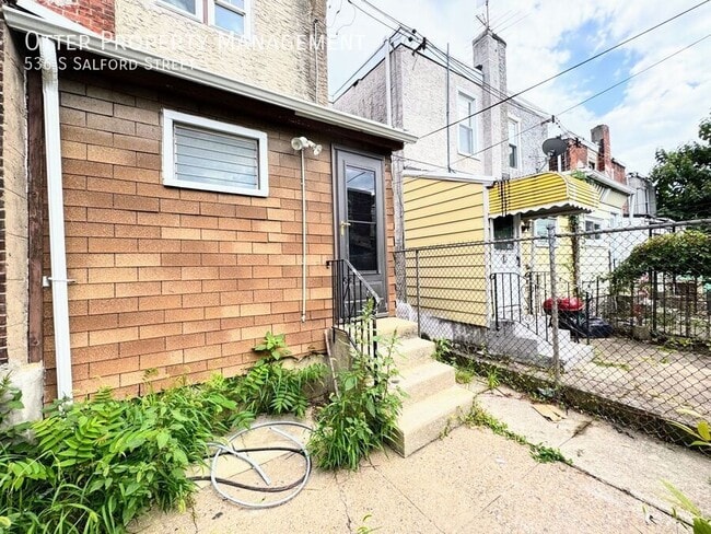 Building Photo - 536 S Salford St