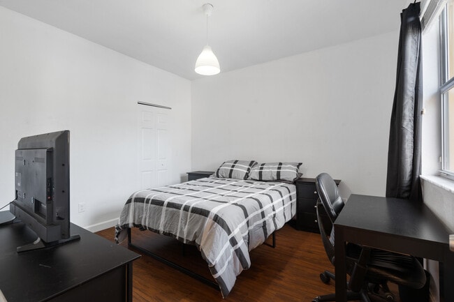 Building Photo - 8618 NW 113th Ct