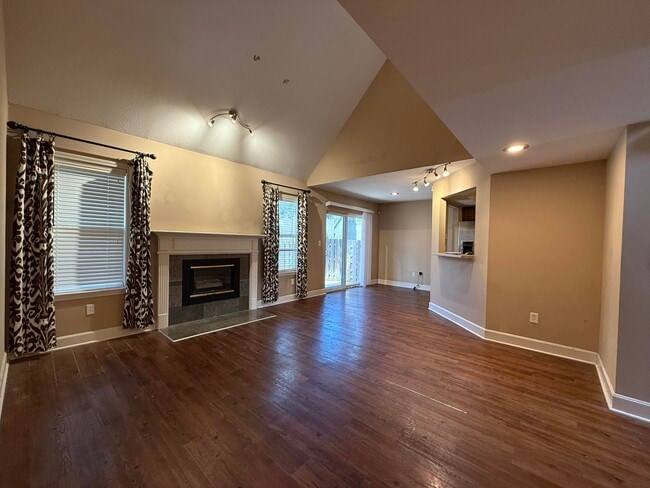 Building Photo - 405 S Village Cir