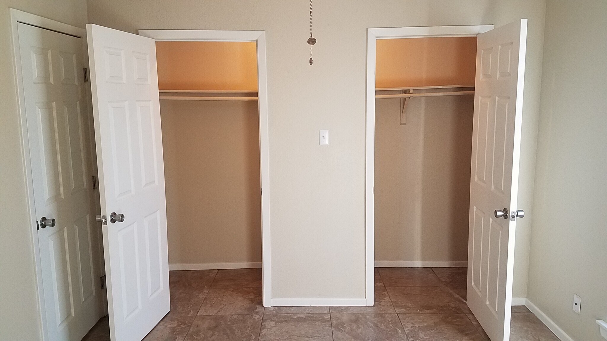 Building Photo - 123 N Glenwood Dr