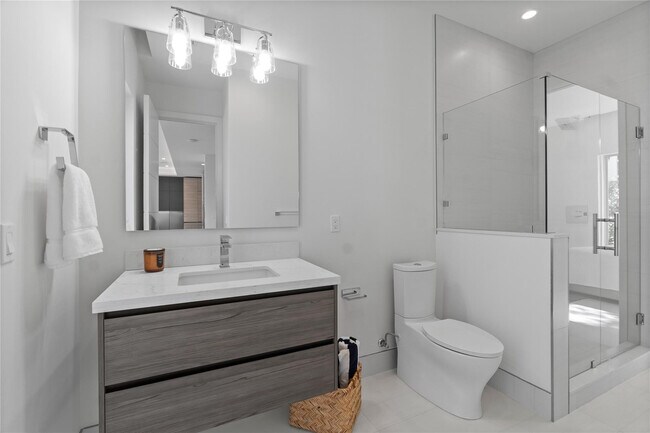 Building Photo - 221 Shore Ct