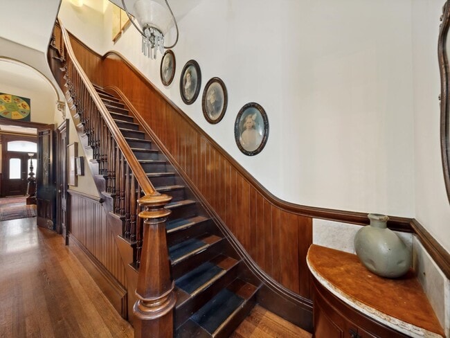 Building Photo - 760 Haight St