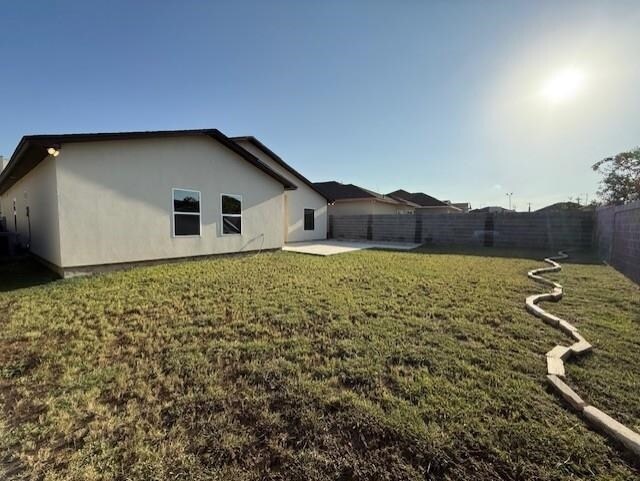Building Photo - 6007 Maryam Dr
