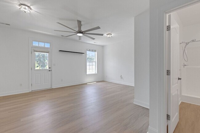 Building Photo - Stunning 3BR/3.5BA Townhome | 2,300+ Sq Ft...