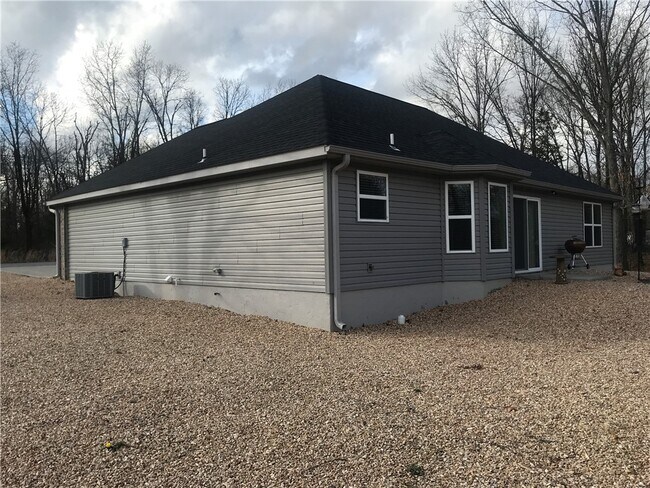 Building Photo - 93 Kinloch Dr