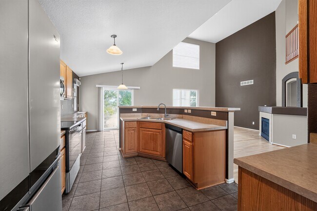 Building Photo - 20600 E Dartmouth Dr