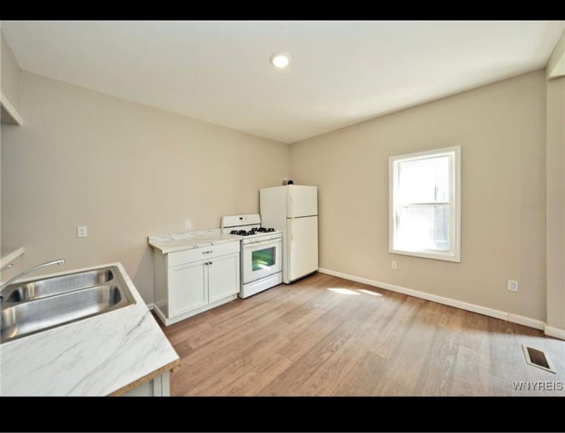 Building Photo - 275 Genesee St