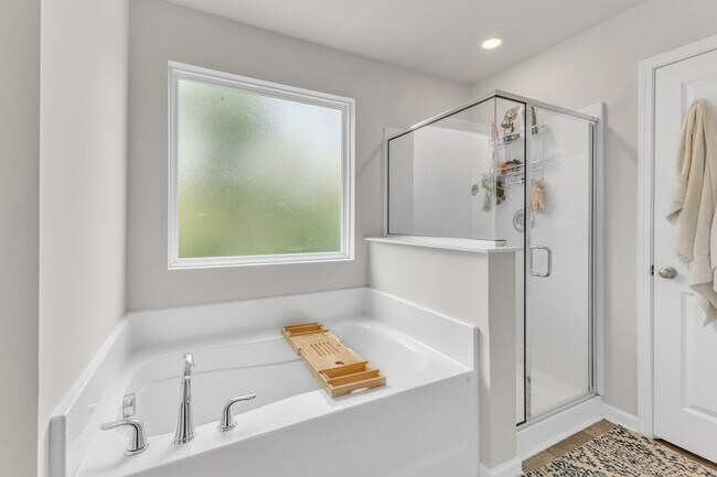 Building Photo - Spacious 3-Bedroom Home for Rent in Knight...