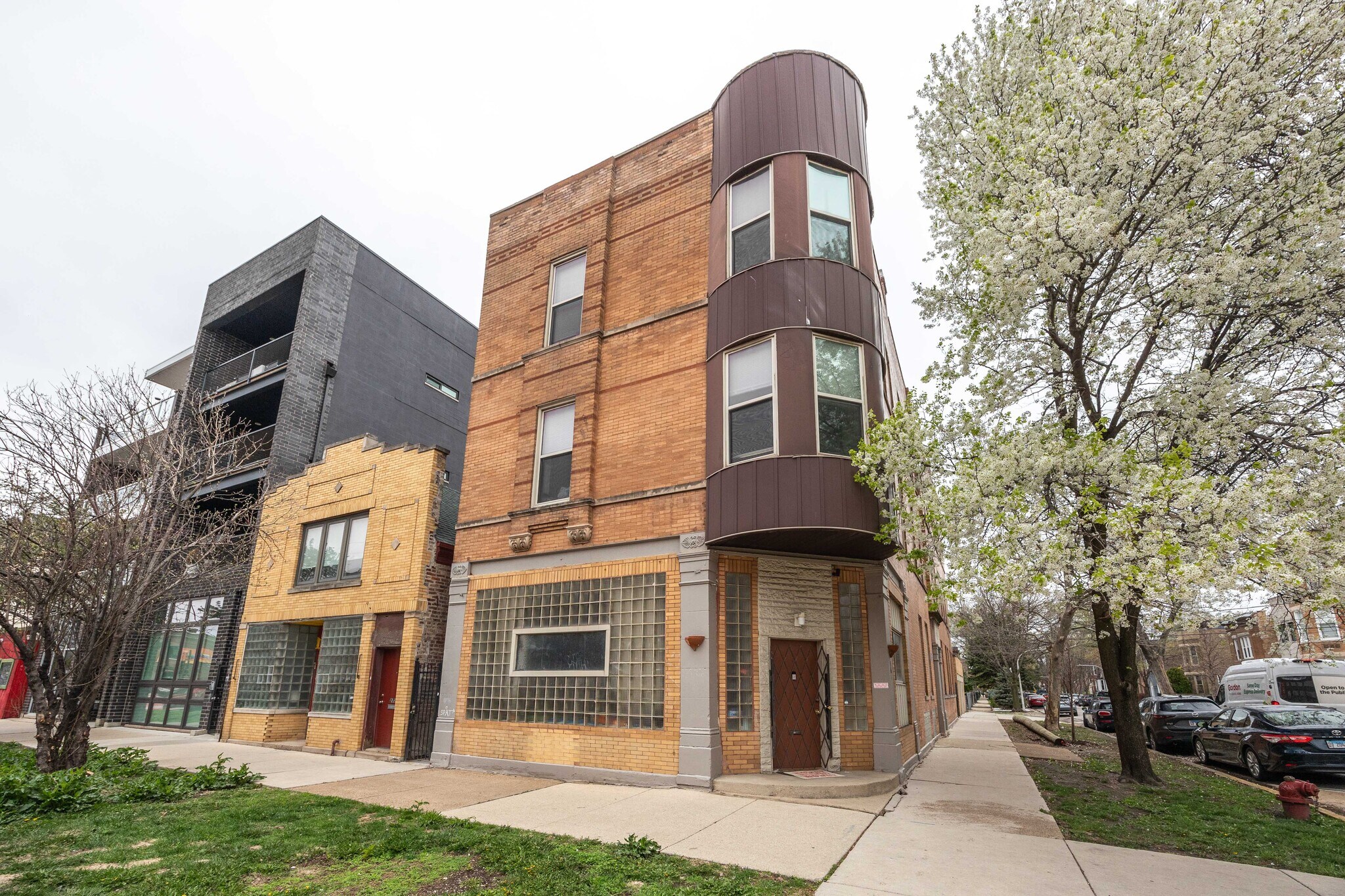 Building Photo - 2732 W Chicago Ave