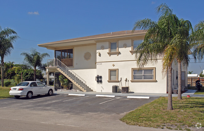 Building Photo - The Flats at the Preserve