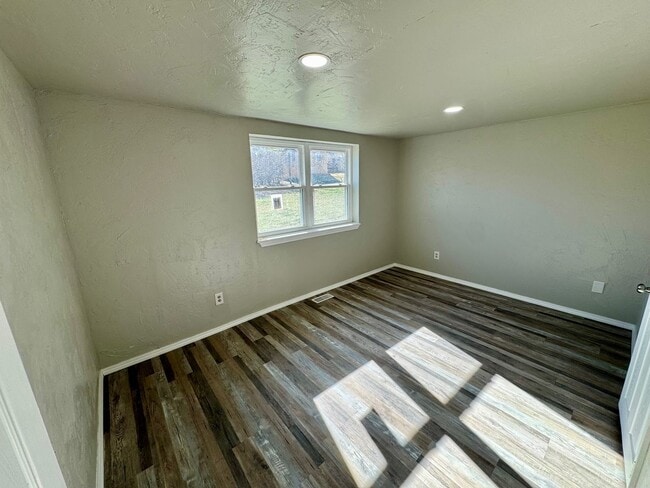 Building Photo - Newly remodeled 3 bedroom 1 bathroom house