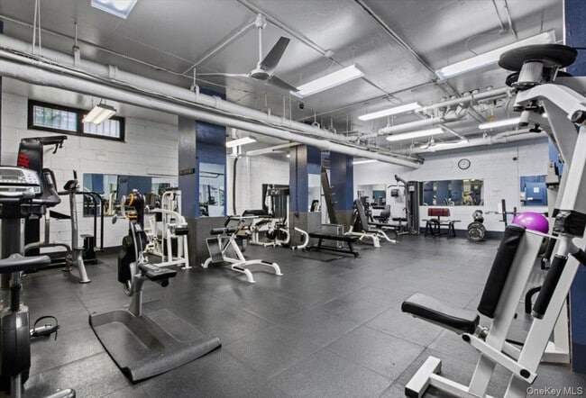 Building Photo - 70-25 Yellowstone Blvd