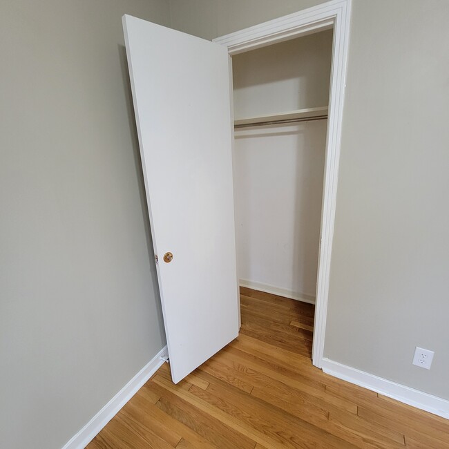 BR 1 CLOSET - 36 Franwood Dr