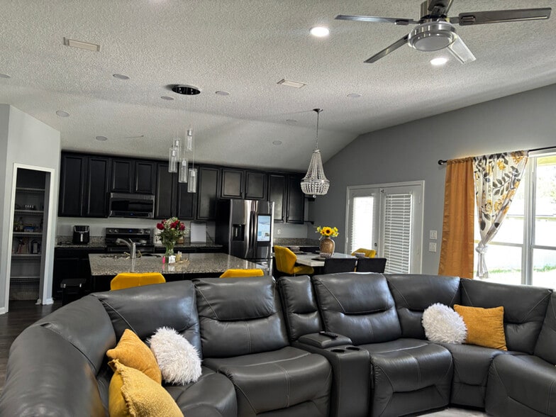 Building Photo - 437 Fort Drum Ct