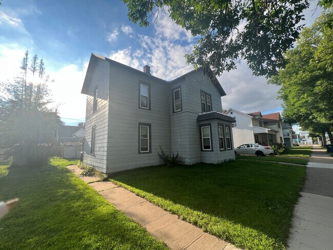 Primary Photo - 622 S 3rd Ave
