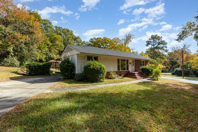 Building Photo - 4885 Oglethorpe Pl