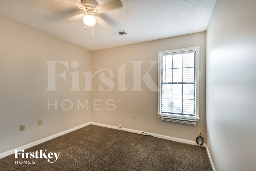 Building Photo - 7185 Ransdorp Dr