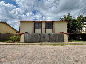 Building Photo - 1208 Covey Ln