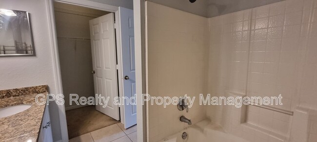 Building Photo - 837 Grand Regency Pointe