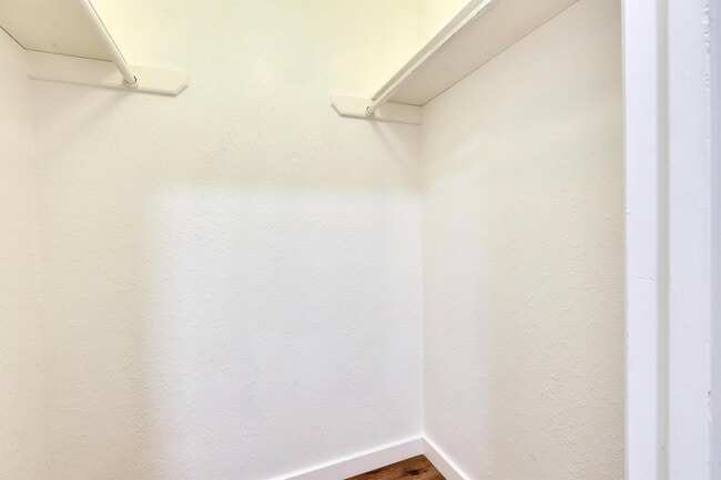 Building Photo - 6910 Lovely Ln