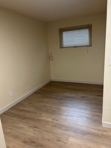 Building Photo - 936 Broadway E