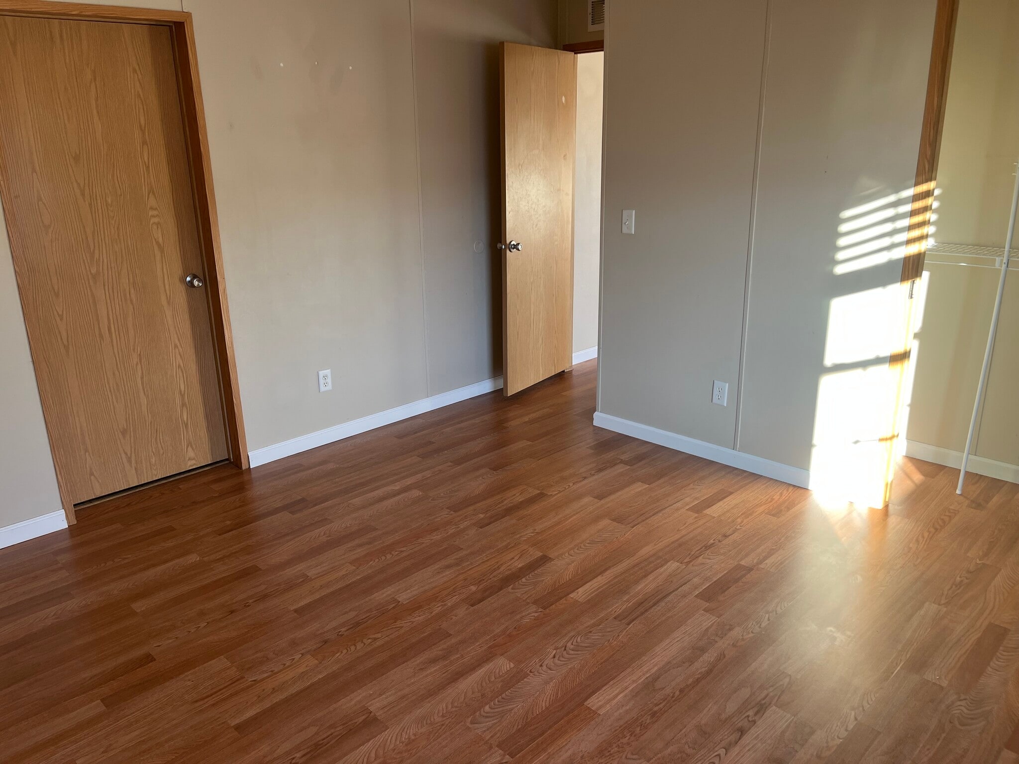 Building Photo - 802 Larch St