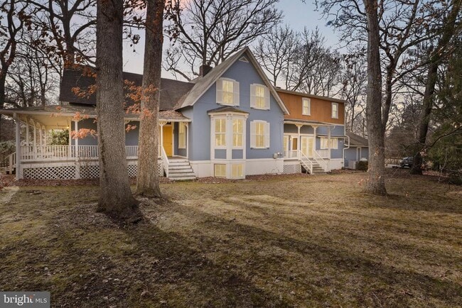 Building Photo - 206 Grove Ave