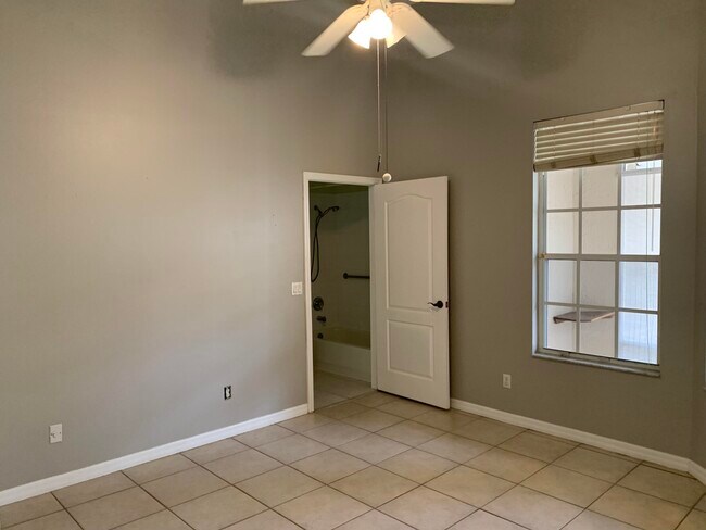 Building Photo - 1657 SW Harbour Isles Cir