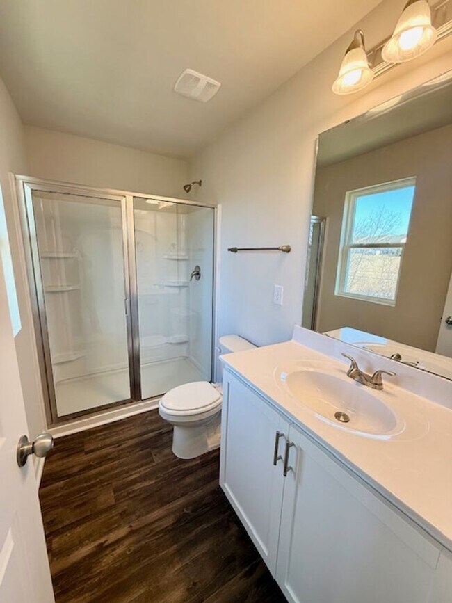 Building Photo - Two bedroom, 2.5 bath townhome in Whitsett