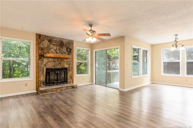 Building Photo - 1018 Wood Creek Dr