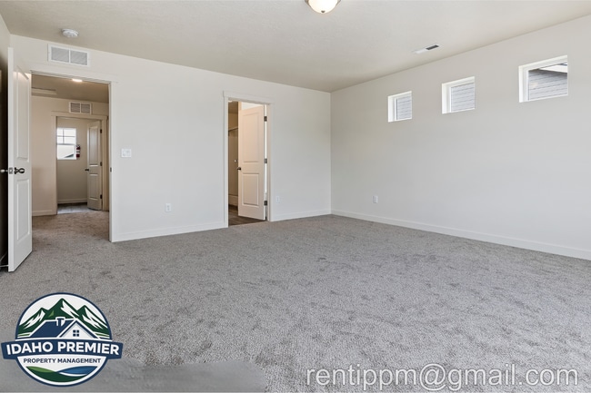 Building Photo - 7642 E Lightfoot St