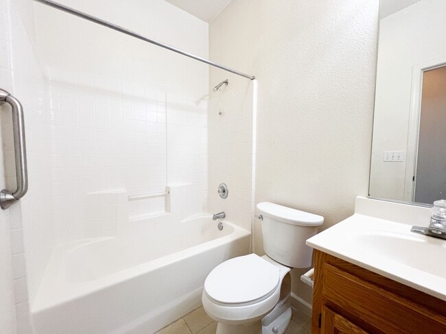 Building Photo - Corner Lot in Windrift Community