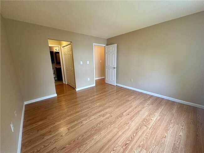 Building Photo - 112 Cartwheel Ct