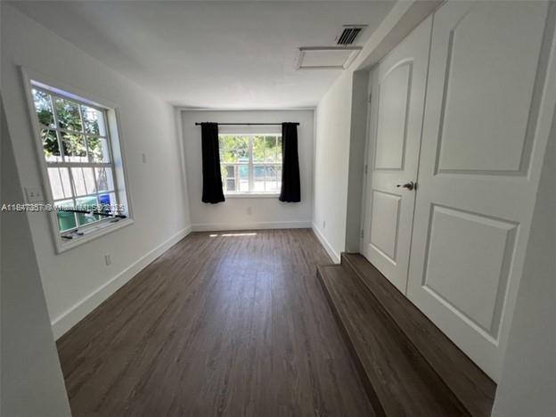 Building Photo - 2450 SW 19th Ave