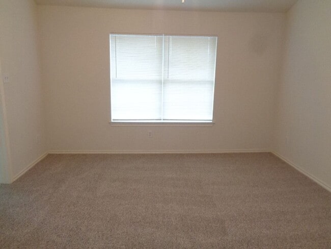 Building Photo - Beautiful 3BR Townhome in Villas of Oakwood Glen – Klein ISD