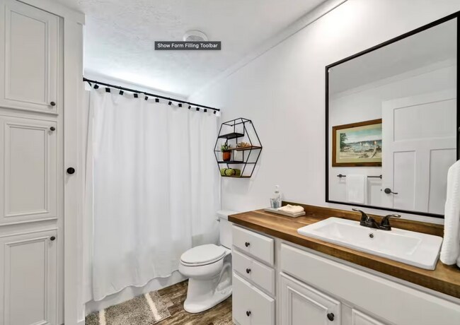 Building Photo - 22 Santana Dr