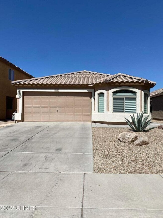 Building Photo - 39974 W Thornberry Ln