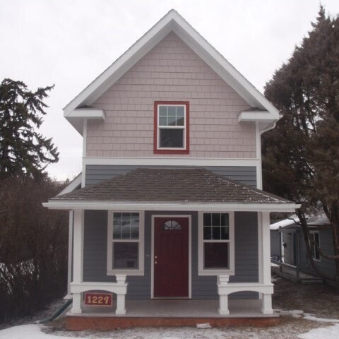 Building Photo - 1229 Van Buren St