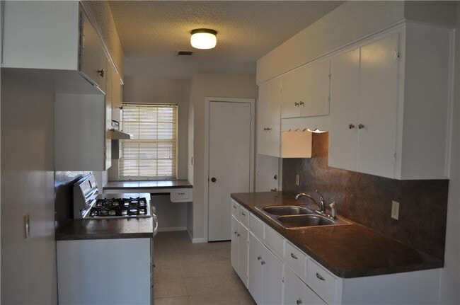 Building Photo - 1810 Teton Dr