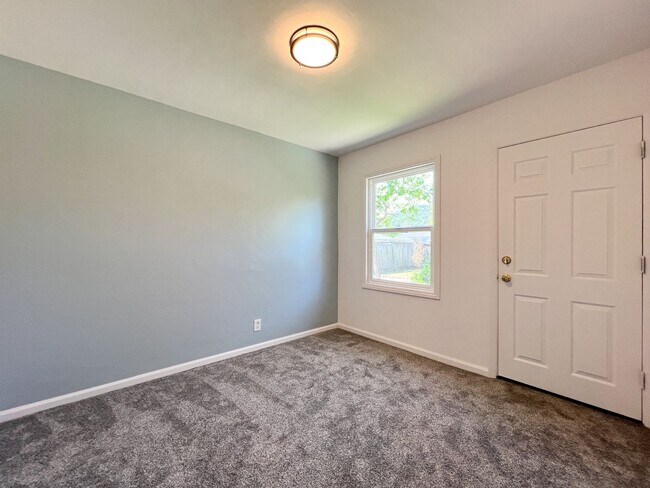 Building Photo - Charming Westwood Cottage in the Heart of Napa