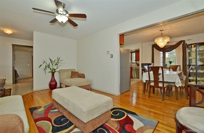 Building Photo - 327 Town Line Rd