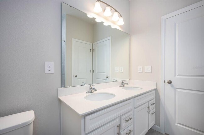 Building Photo - 16873 Castoro Dr