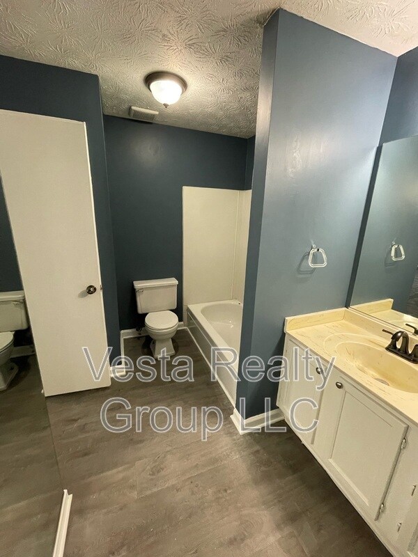 Building Photo - 1652 Northridge Dr