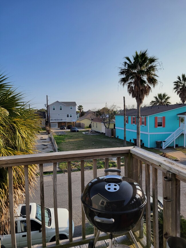 Patio view looking towards Seawall - 1017 11th St