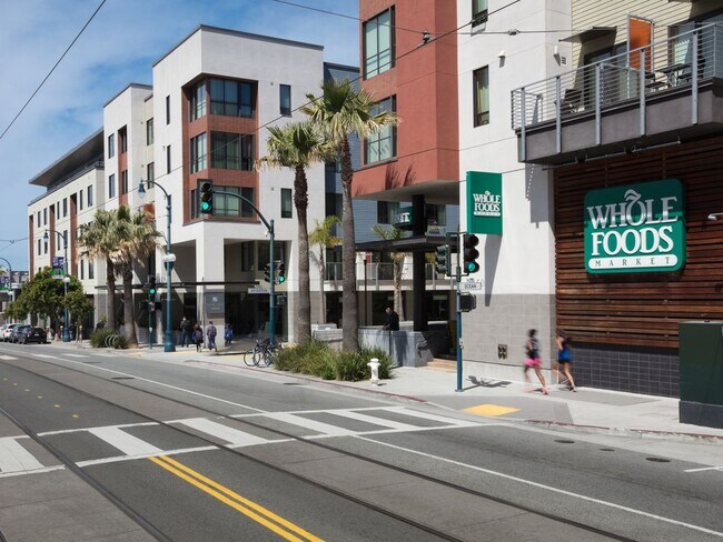 Whole Foods - 747 Head St