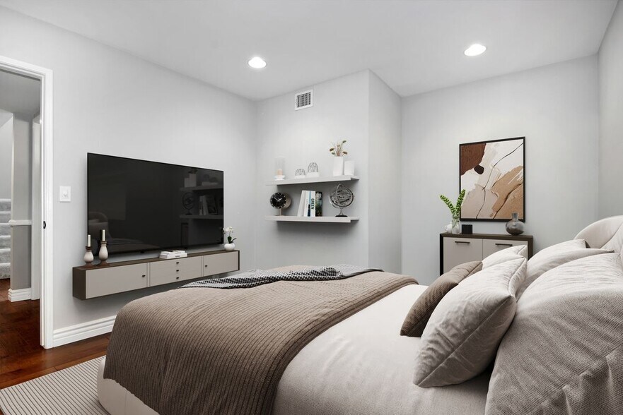 Building Photo - 4325 Oak Glen St