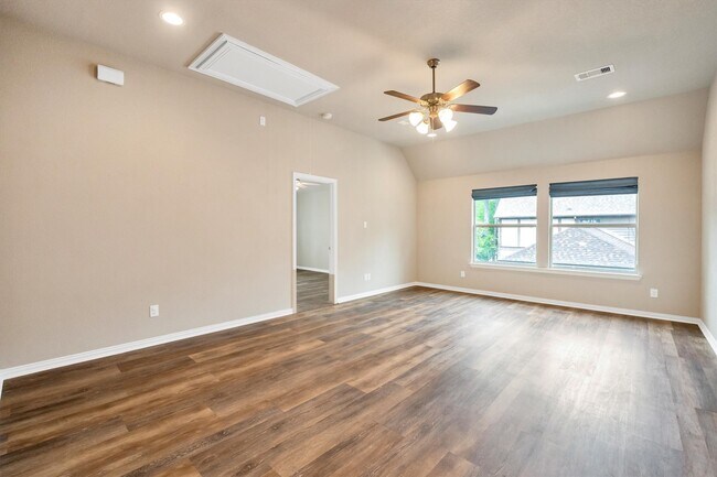 Building Photo - 6723 Mossridge Dr