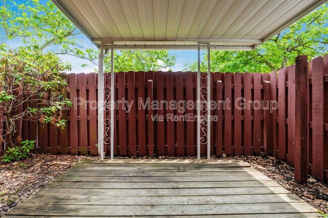 Building Photo - 1340 Baja Ln